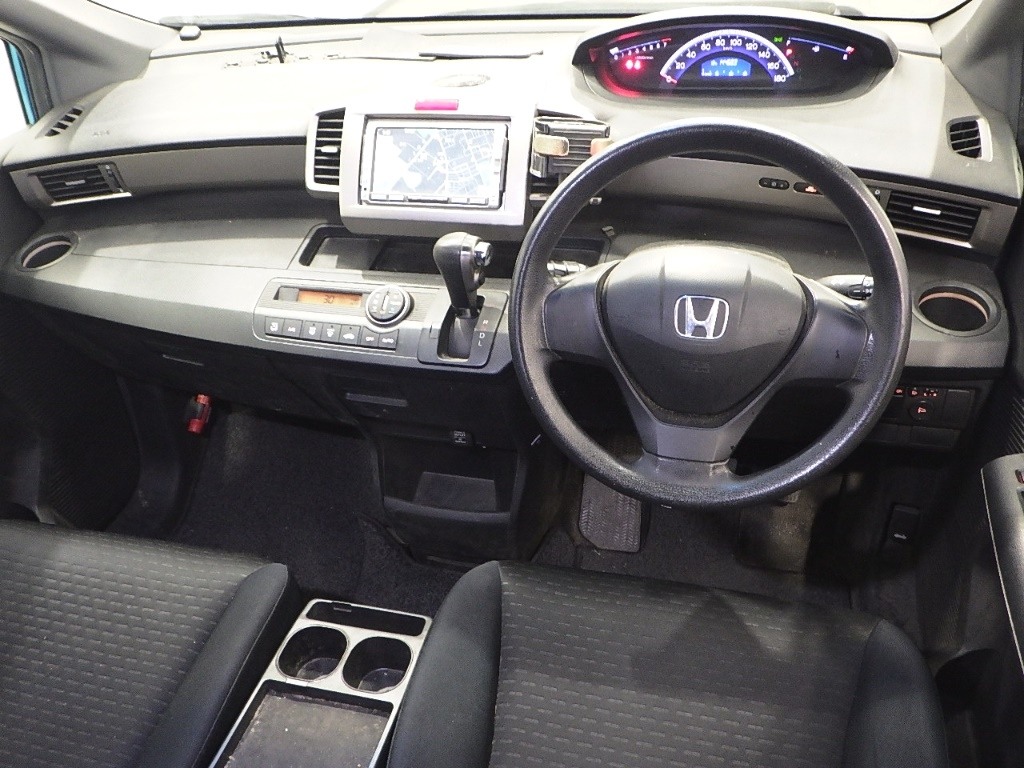 HONDA FREED SPIKE