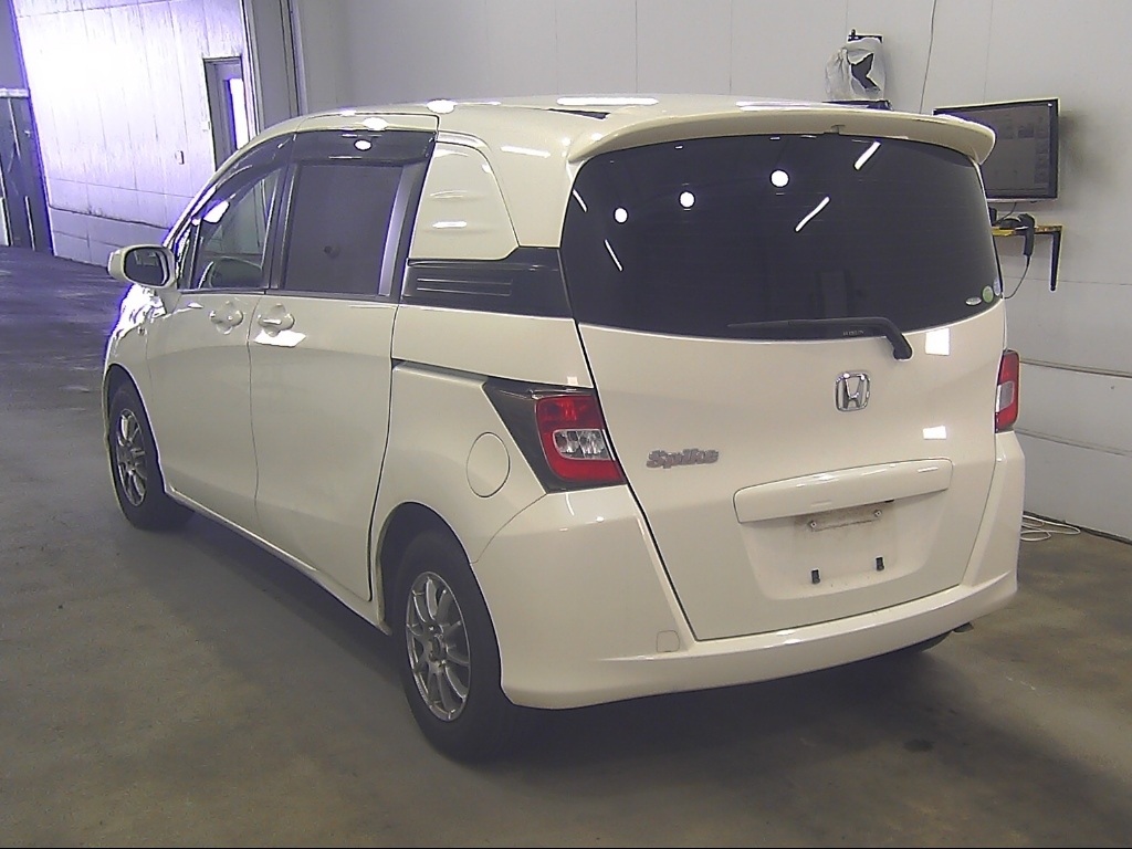 HONDA FREED SPIKE