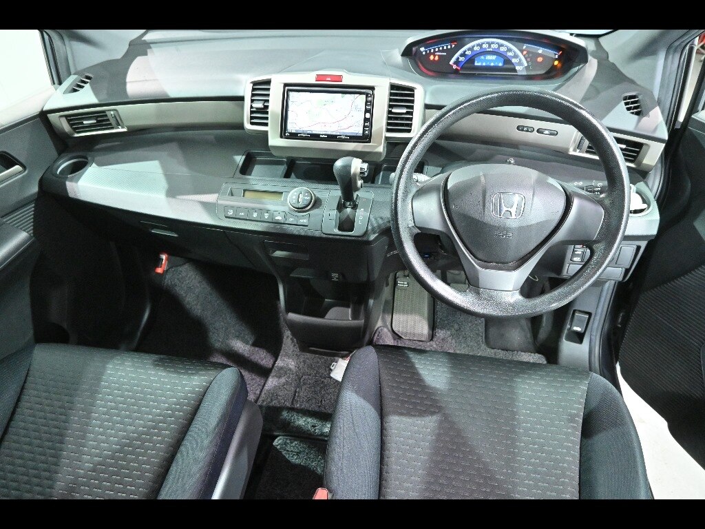 HONDA FREED SPIKE