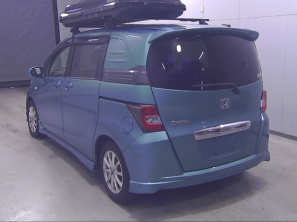 HONDA FREED SPIKE