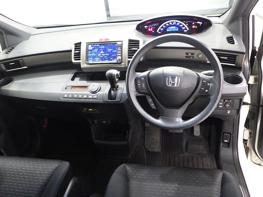 HONDA FREED SPIKE