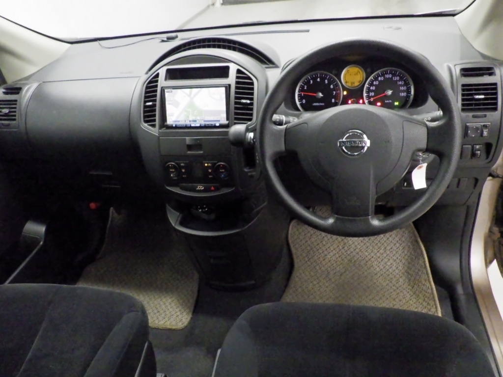 NISSAN LAFESTA