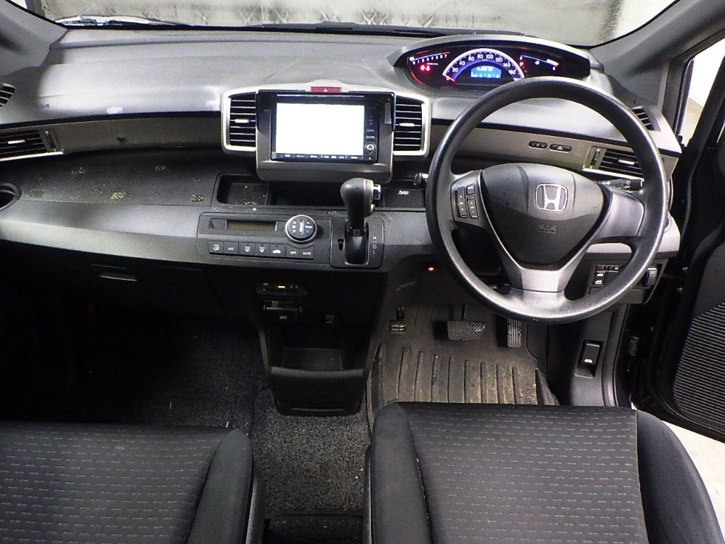 HONDA FREED SPIKE
