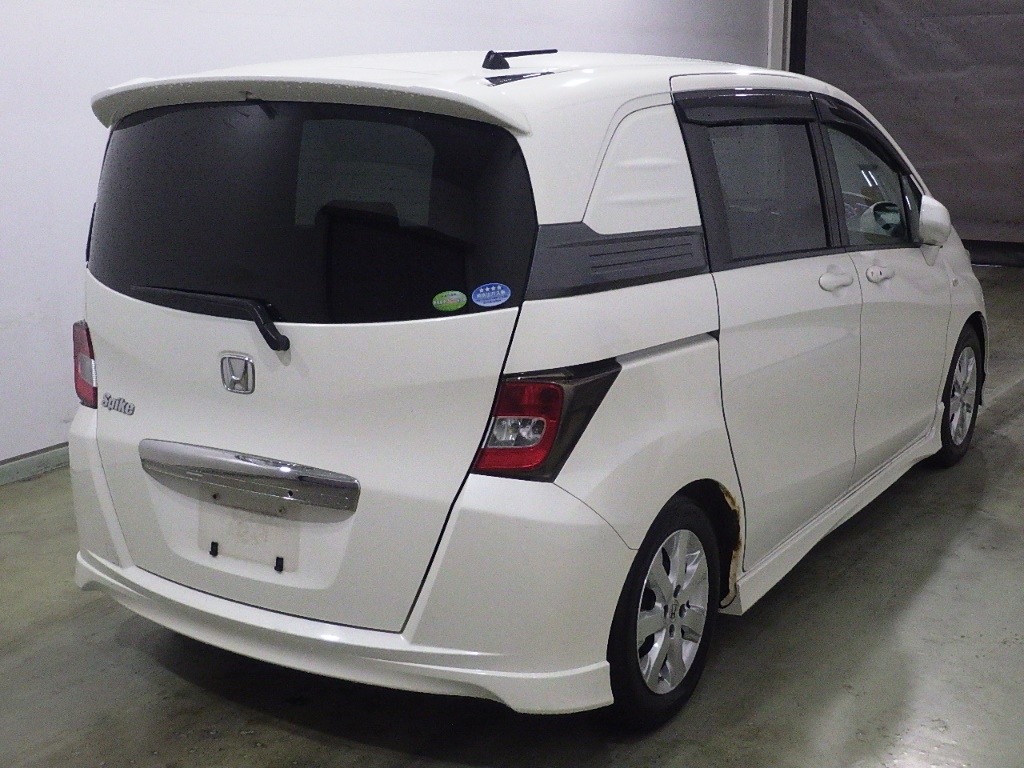 HONDA FREED SPIKE