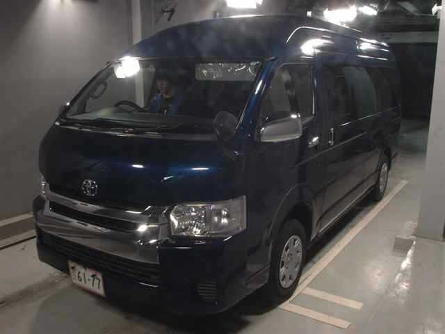 TOYOTA HIACE