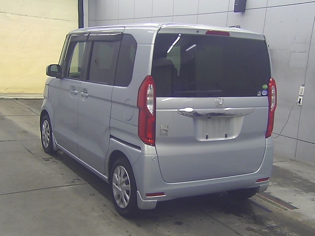 HONDA N-BOX