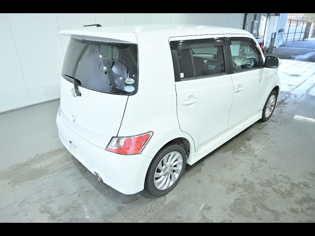 TOYOTA BB
