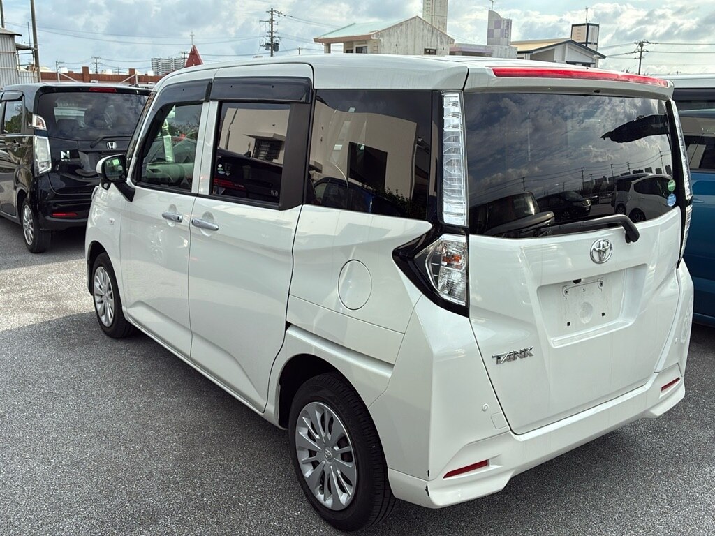 TOYOTA TANK