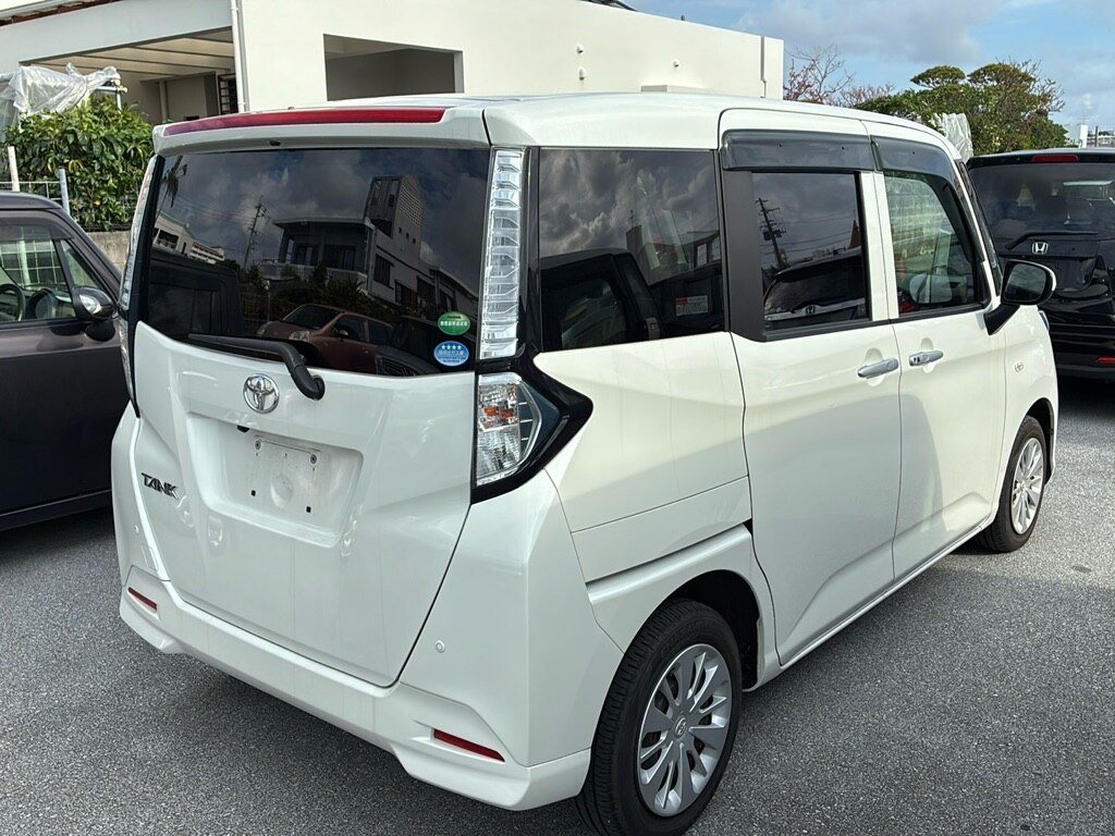 TOYOTA TANK