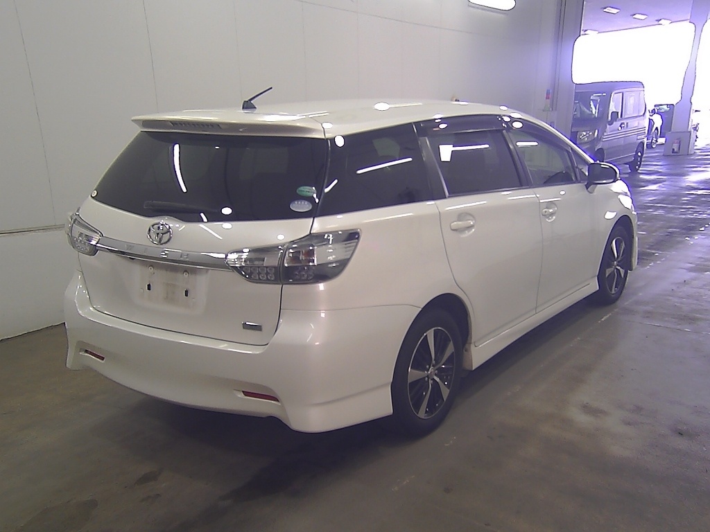 TOYOTA WISH