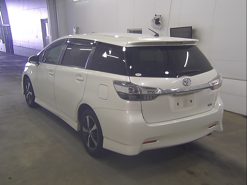 TOYOTA WISH
