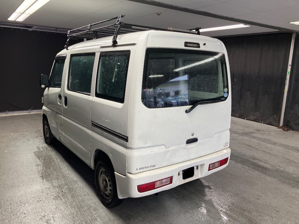 MITSUBISHI MINICAB
