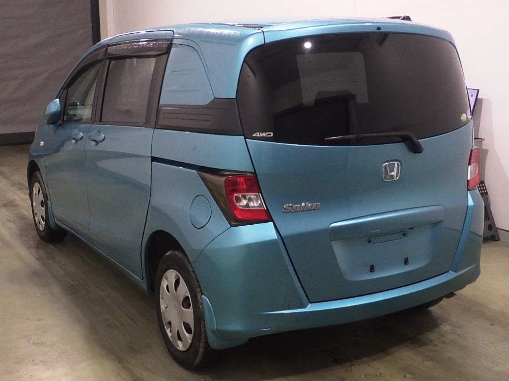 HONDA FREED SPIKE