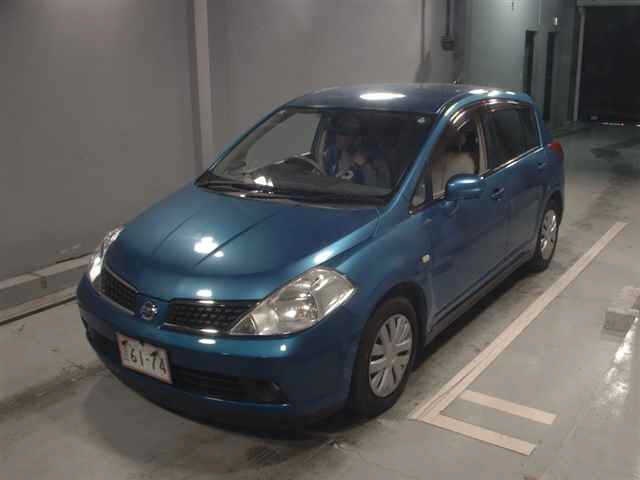 NISSAN TIIDA