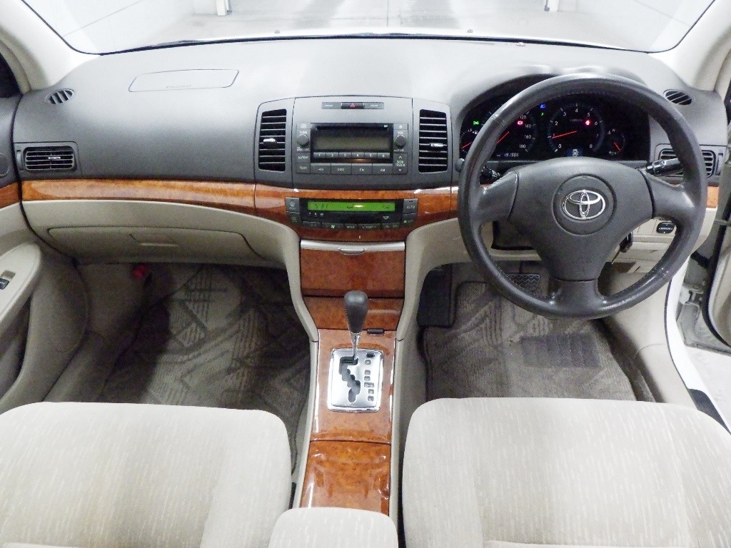 TOYOTA PREMIO