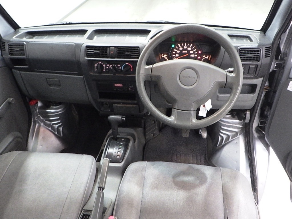 NISSAN CLIPPER