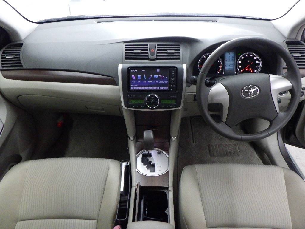 TOYOTA PREMIO