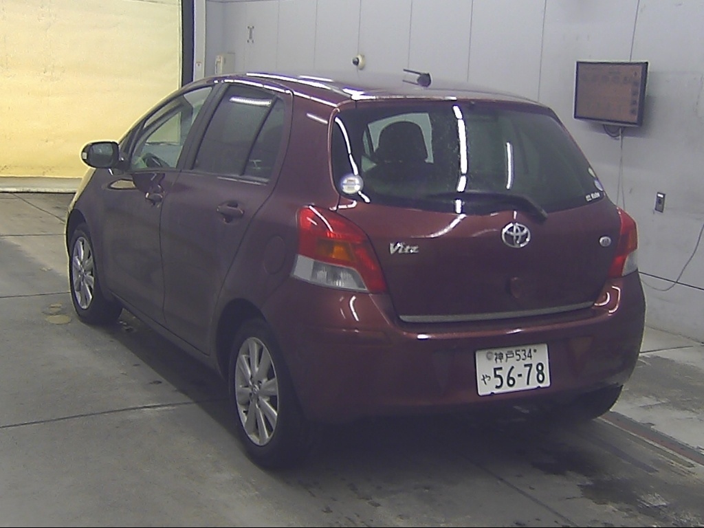 TOYOTA VITZ