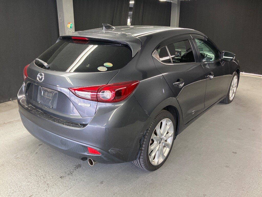 MAZDA AXELA