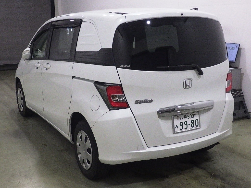 HONDA FREED SPIKE