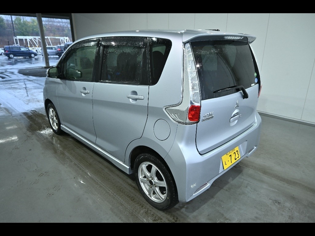 MITSUBISHI EK CUSTOM