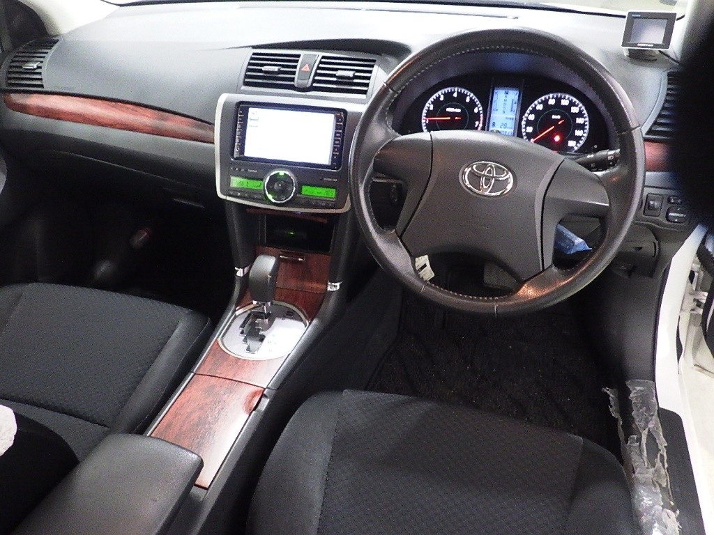 TOYOTA PREMIO