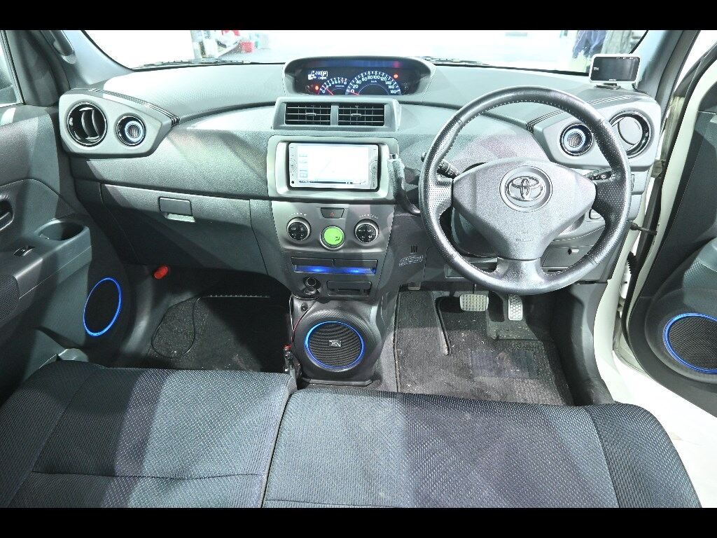 TOYOTA BB