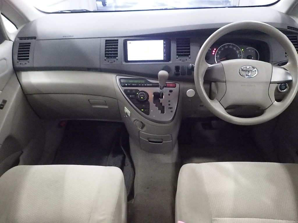 TOYOTA ISIS