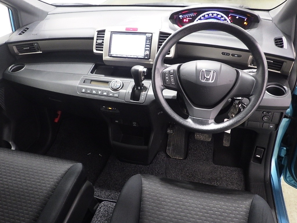 HONDA FREED SPIKE