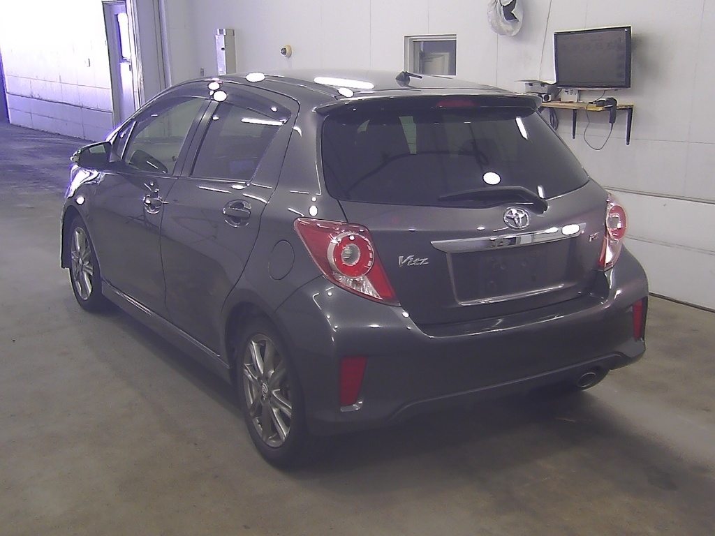 TOYOTA VITZ