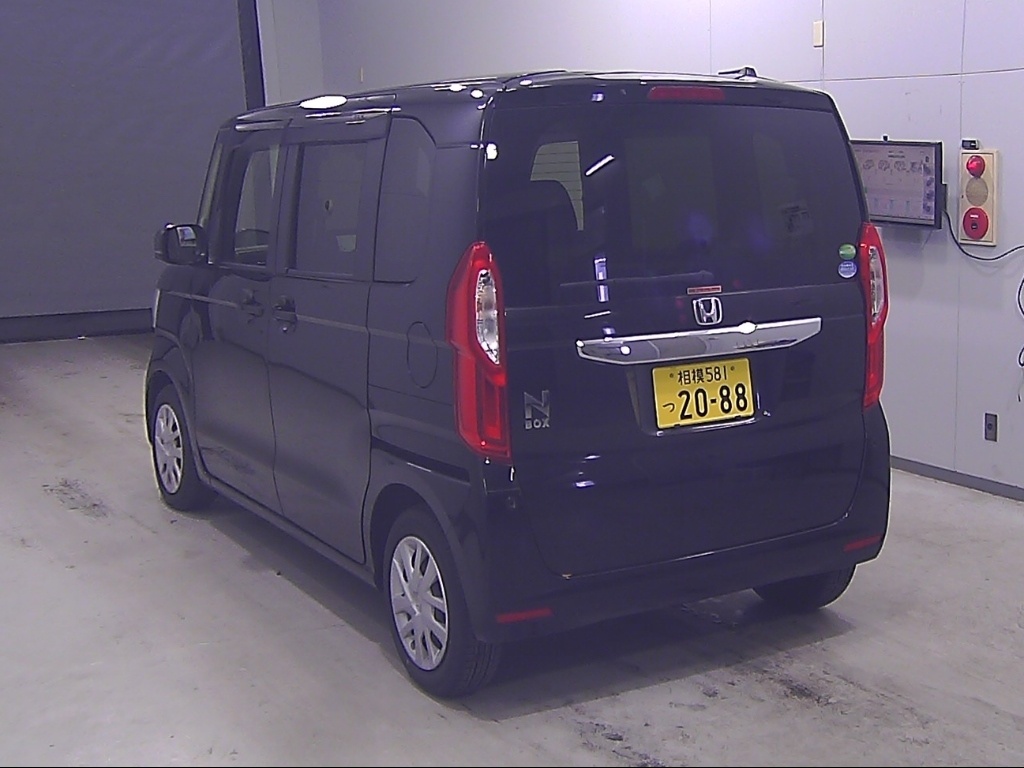 HONDA N-BOX