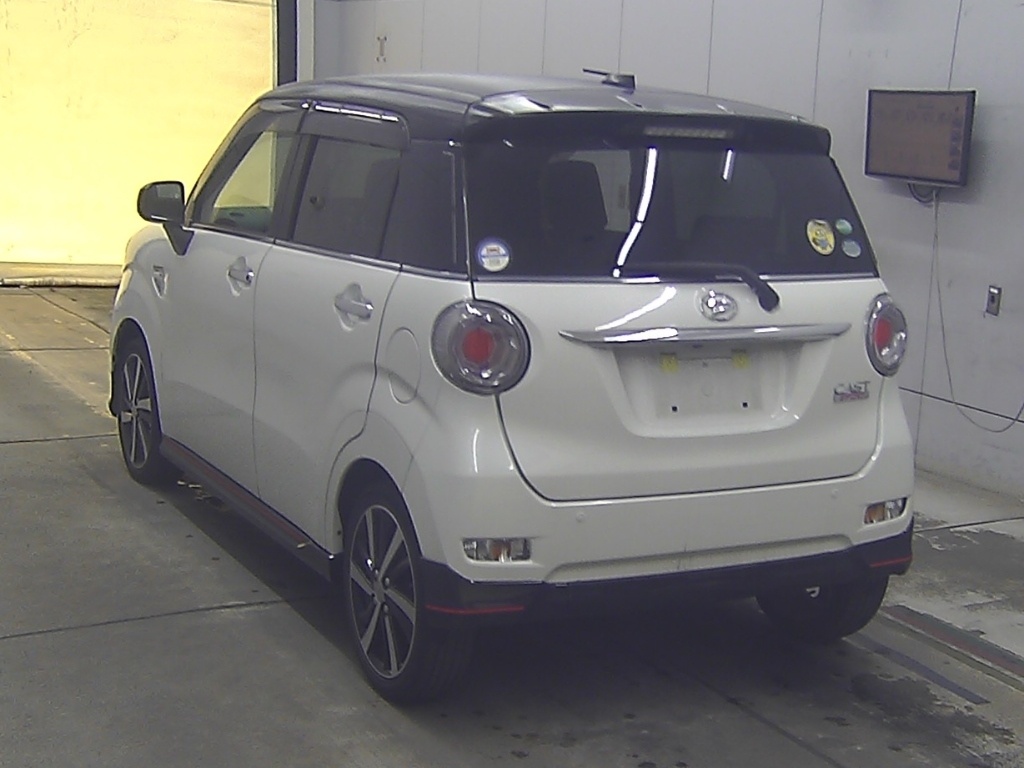 DAIHATSU CAST