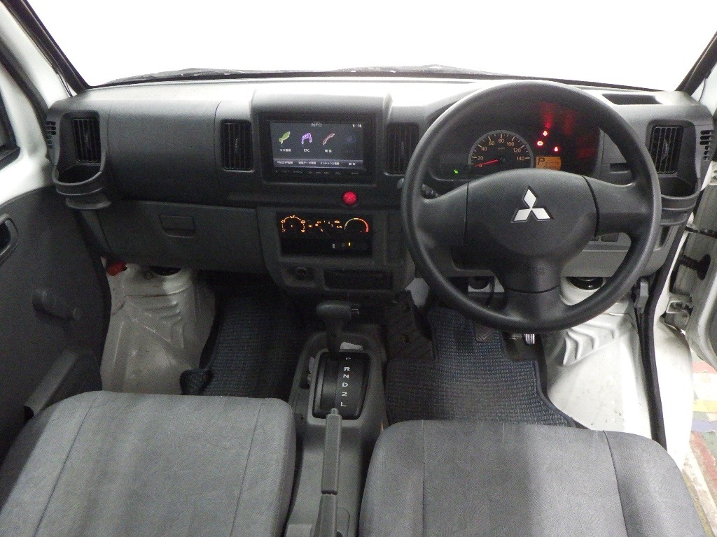 MITSUBISHI MINICAB