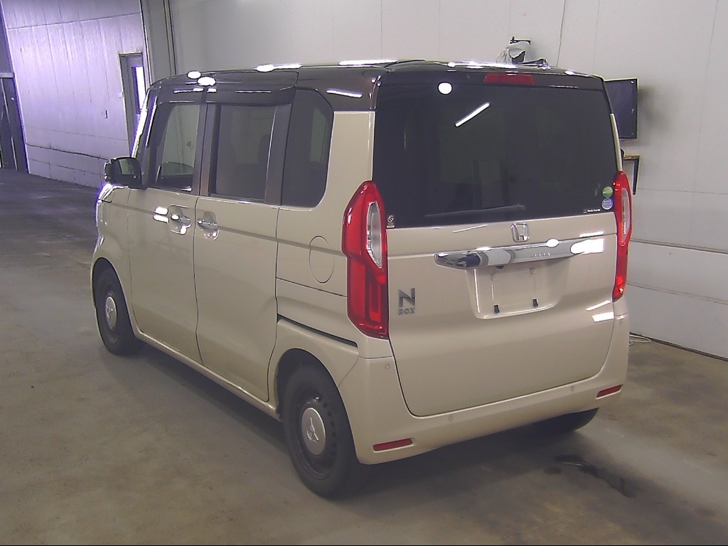 HONDA N-BOX