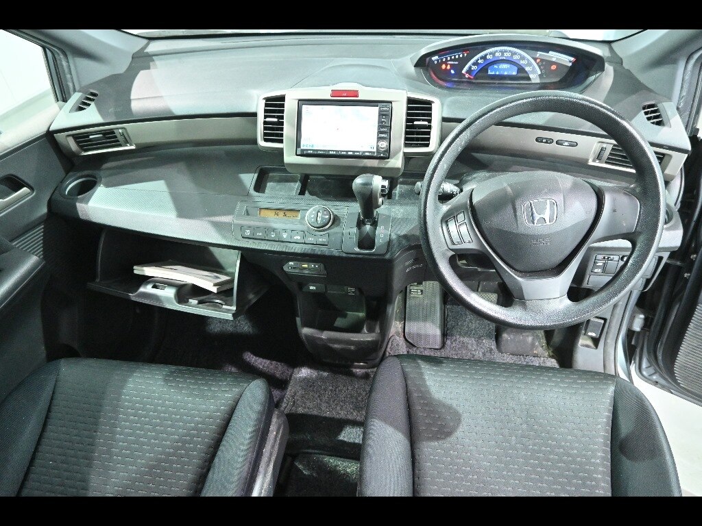 HONDA FREED SPIKE