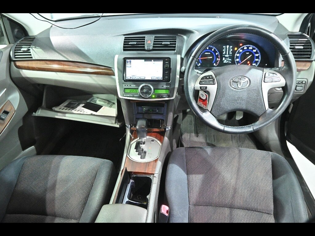 TOYOTA PREMIO