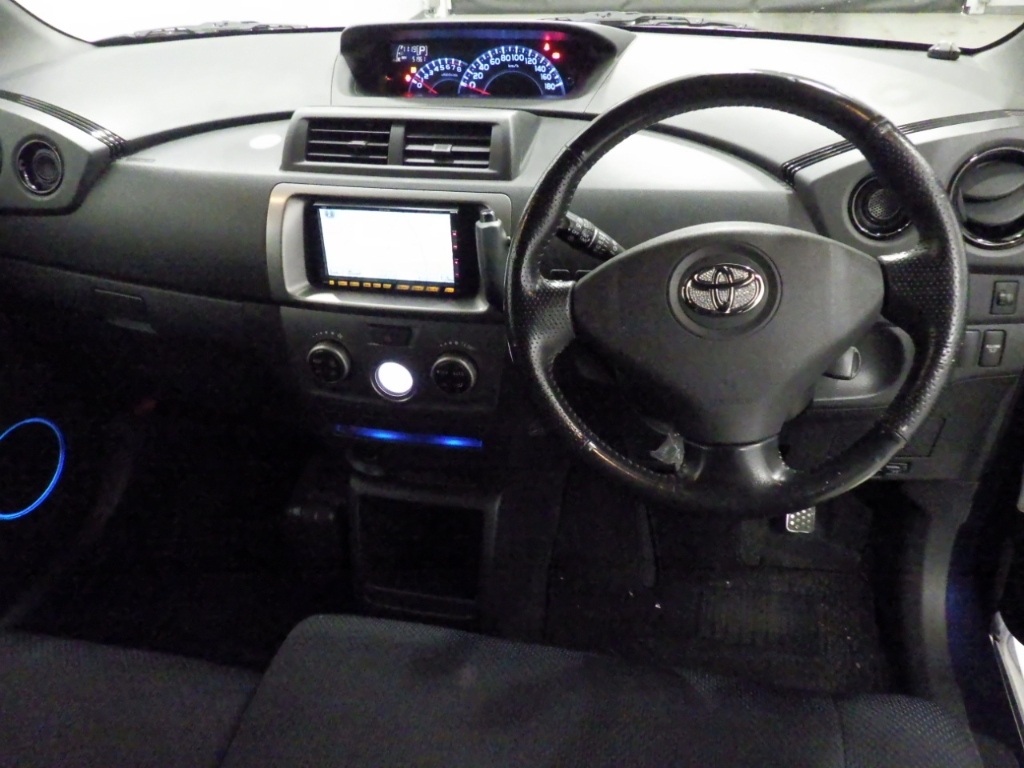 TOYOTA BB