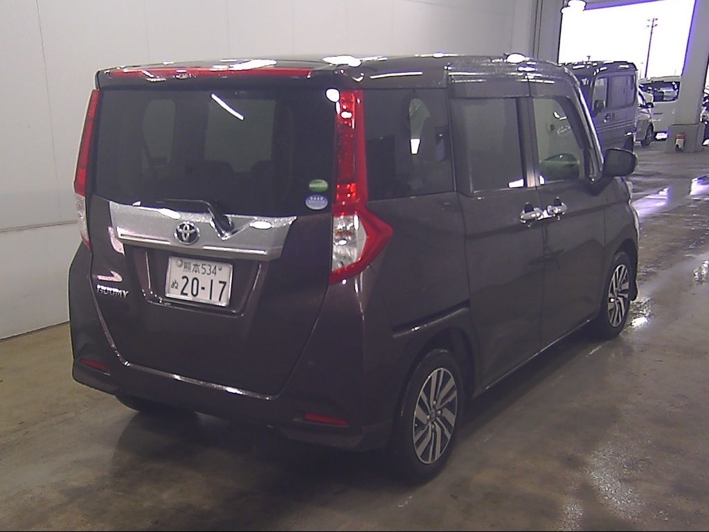 TOYOTA ROOMY