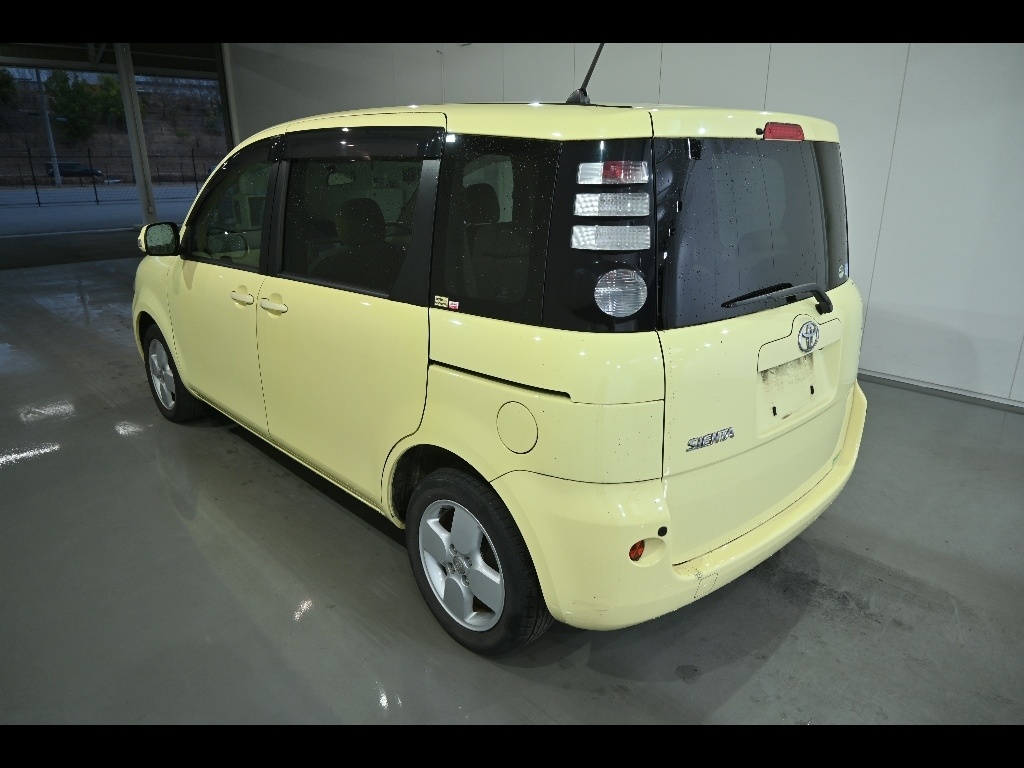 TOYOTA SIENTA