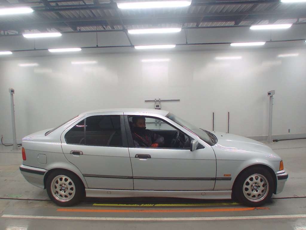 BMW 3-SERIES