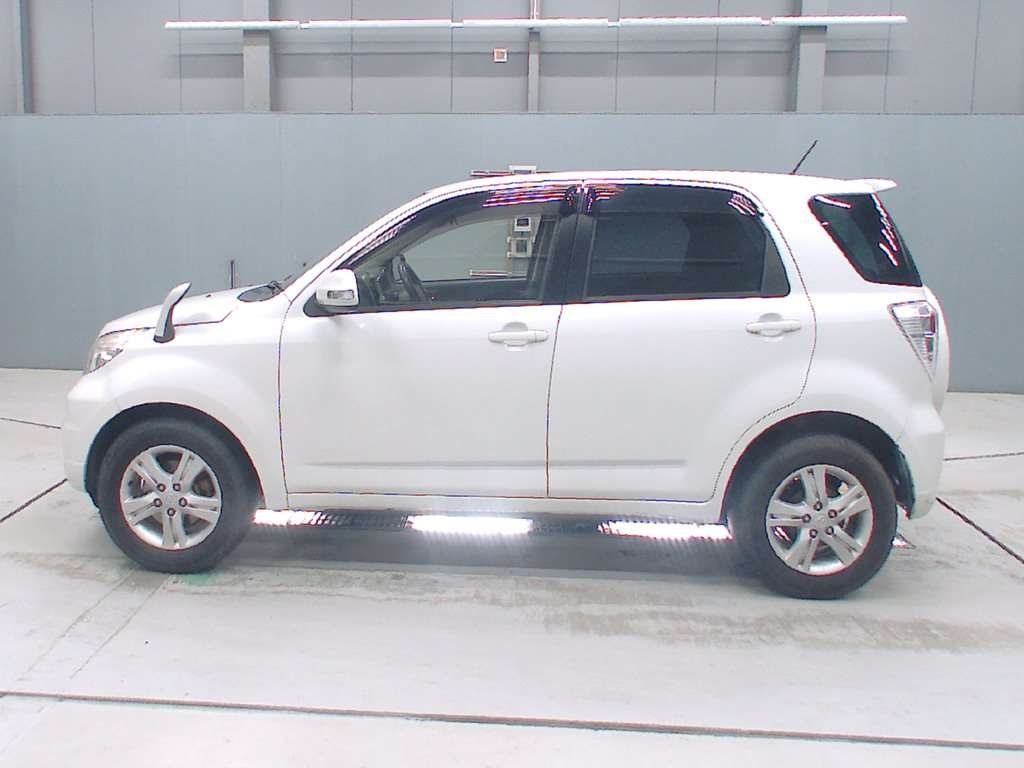 TOYOTA RUSH