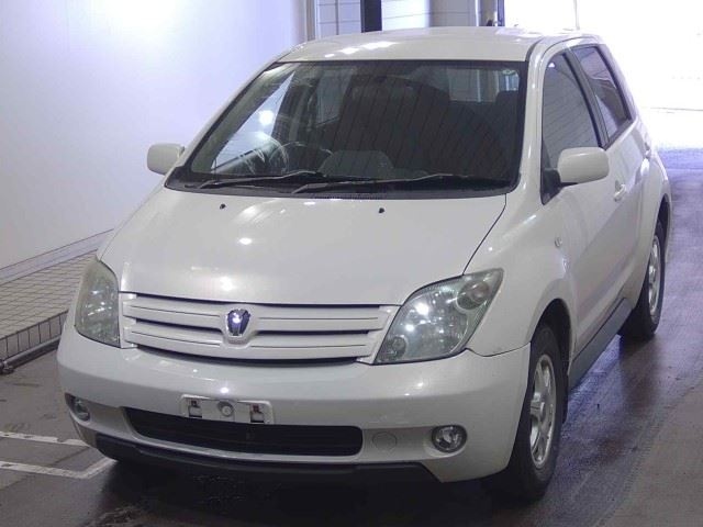 TOYOTA IST