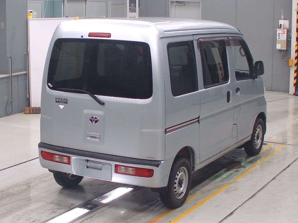 TOYOTA PIXIS VAN
