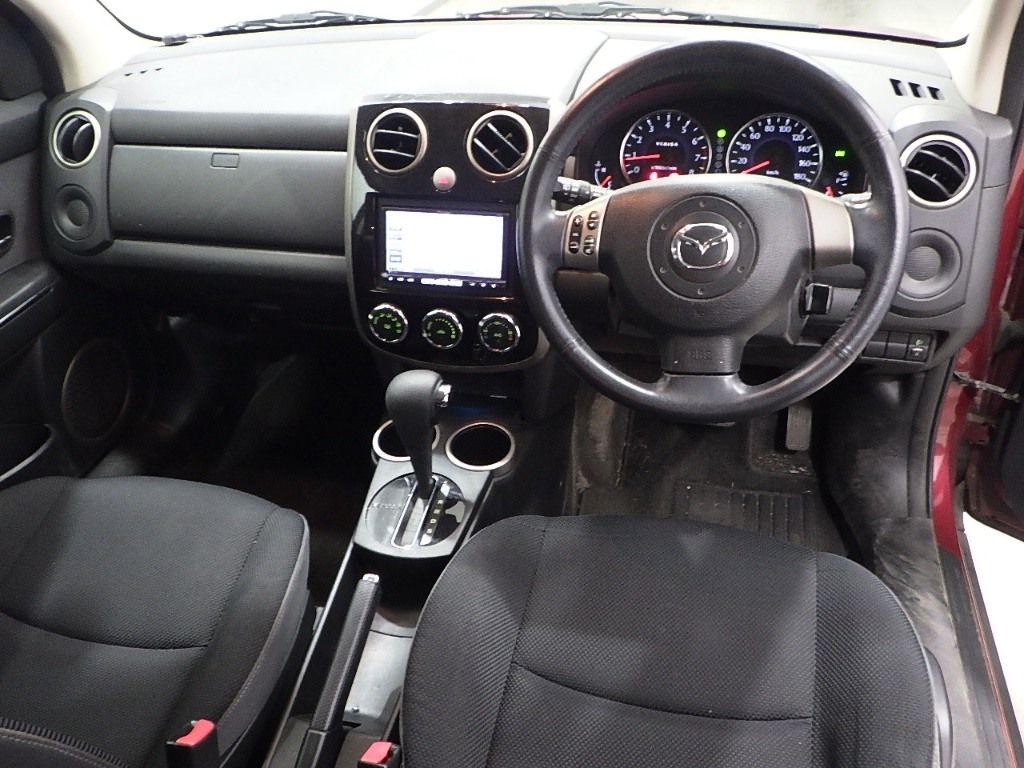 MAZDA VERISA