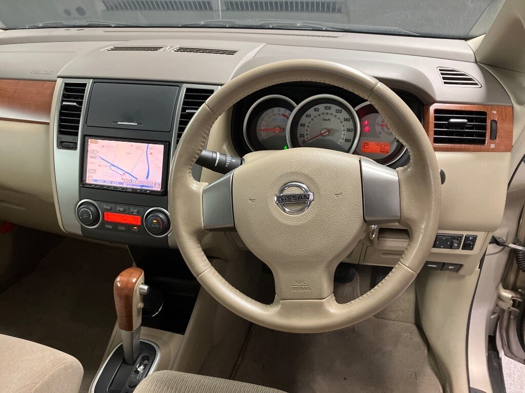 NISSAN TIIDA LATIO