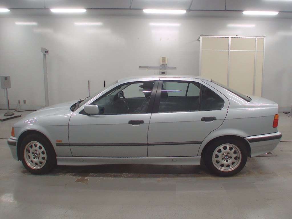 BMW 3-SERIES