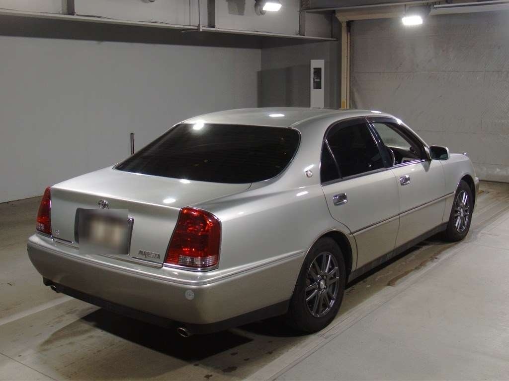 TOYOTA CROWN MAJESTA