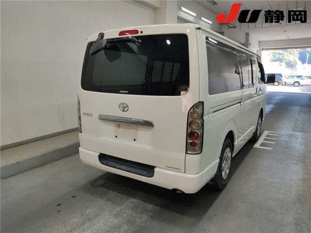 TOYOTA REGIUS ACE