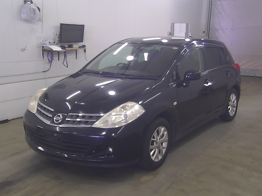 NISSAN TIIDA