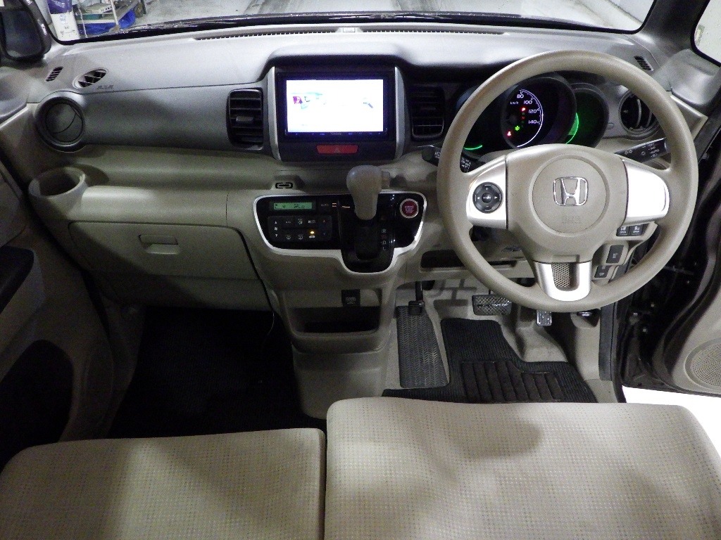 HONDA N-BOX